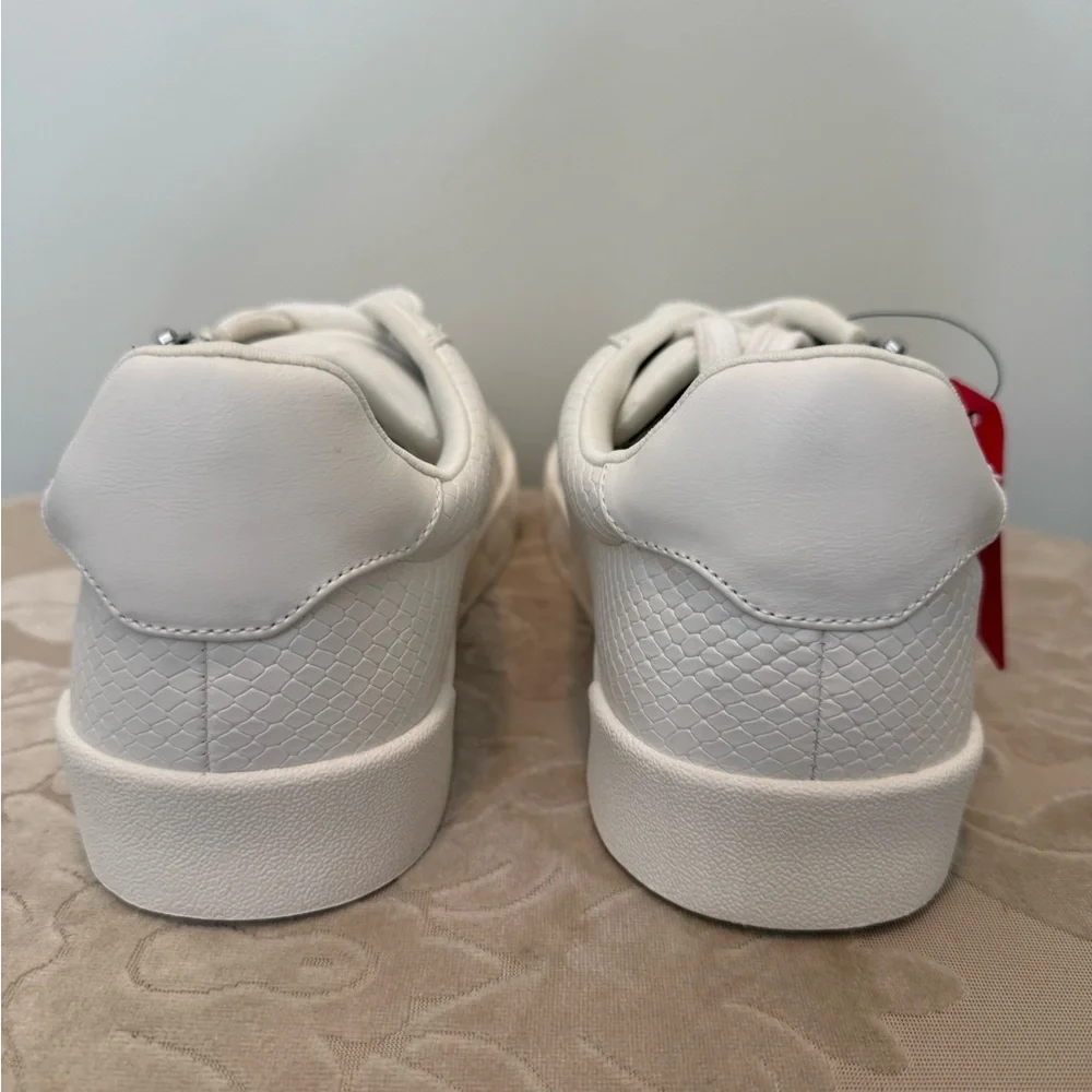 NWT By Jeossy‎ in Milan Casual Fashion Sneaker With Zipper in White - Size 9